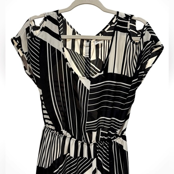 Urban Outfitters Silence + Noise Women's M Black Tan Mini Dress Cold Shoulder - Picture 12 of 15